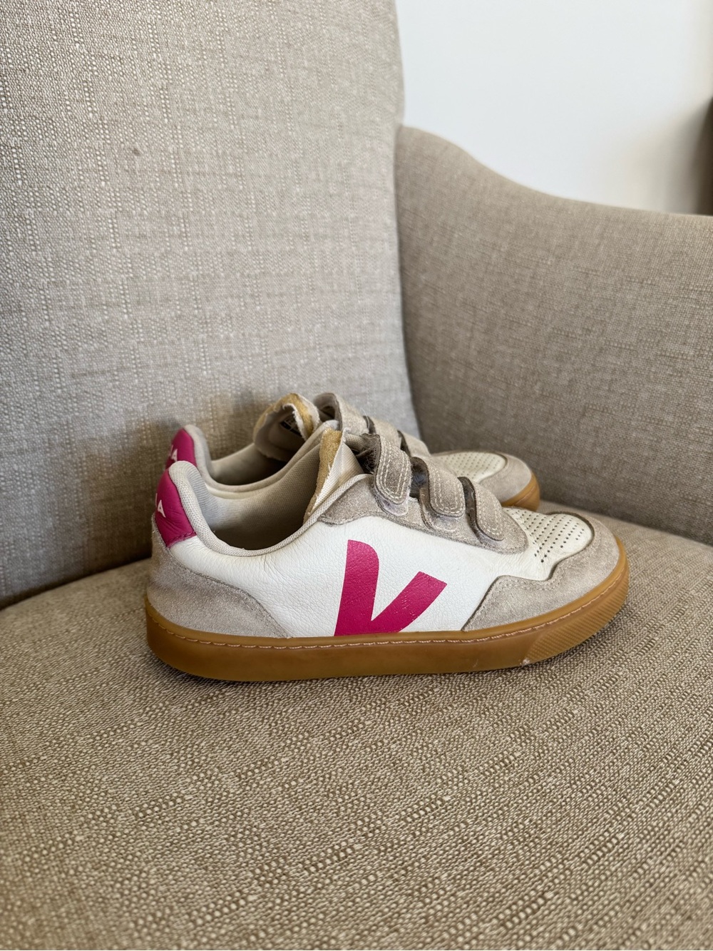 Veja Kids White leather Velcro Sneaker with Pink